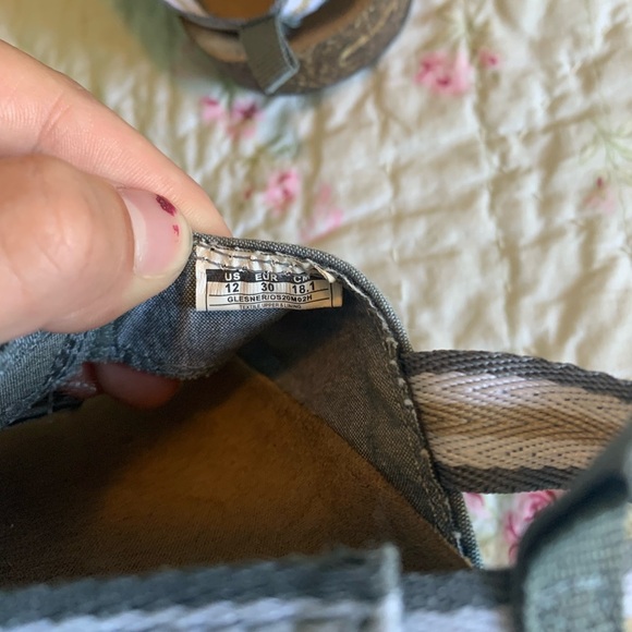 5/$25 Kids OshKosh Sandals - Picture 6 of 8